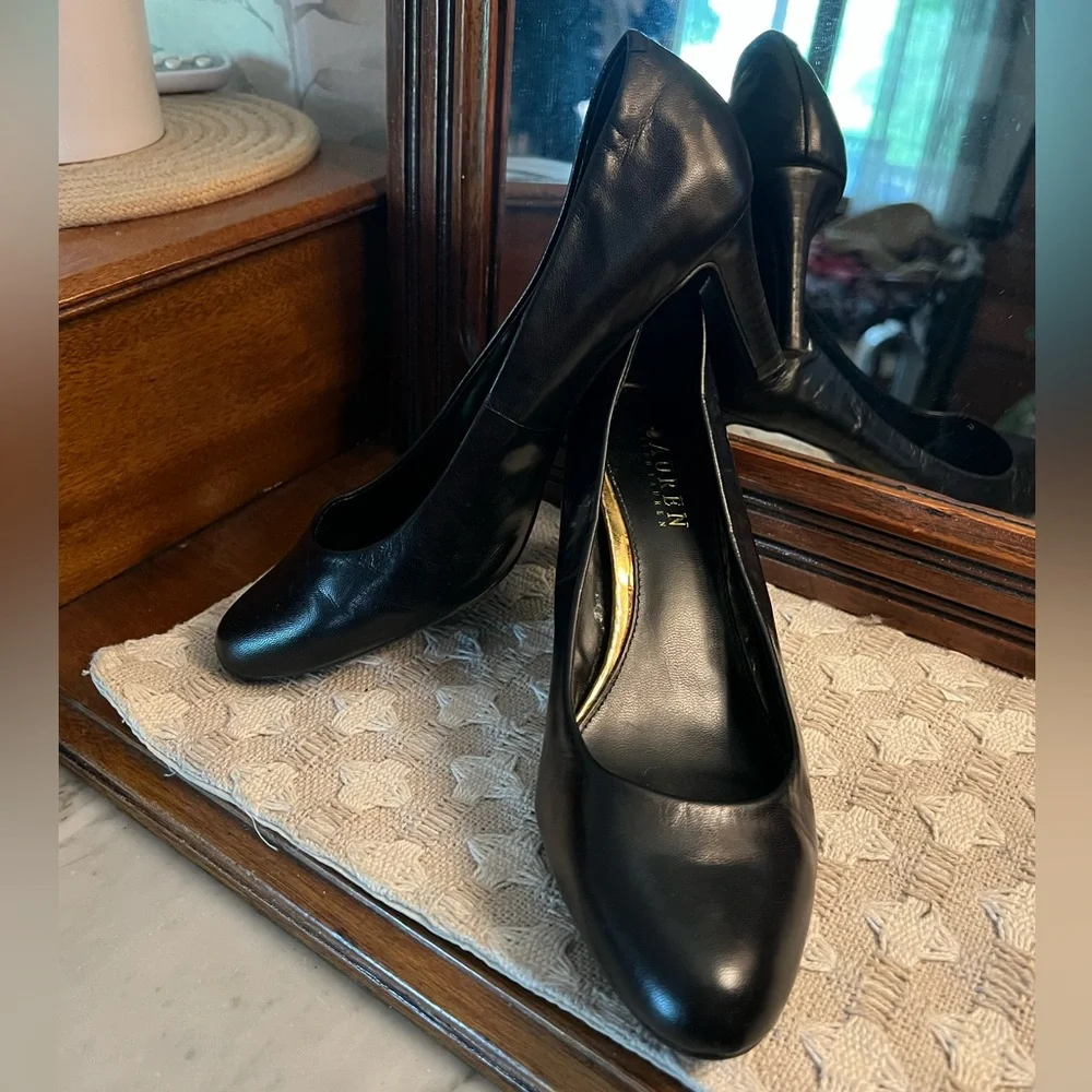 LAUREN RALPH LAUREN Classic Lauren Zamora Black‎ Leather Pups Heels Wms Sz 7.5B